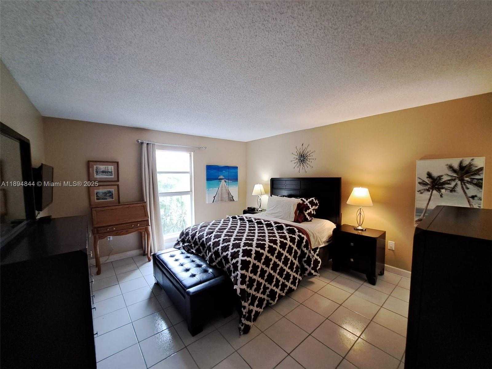 Small Image of 201 178TH DR #332, Sunny Isles Beach Number 12