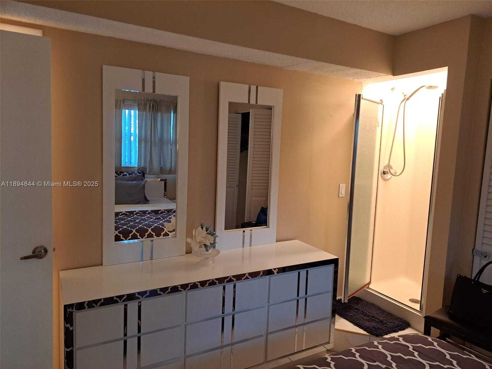 Small Image of 201 178TH DR #332, Sunny Isles Beach Number 16