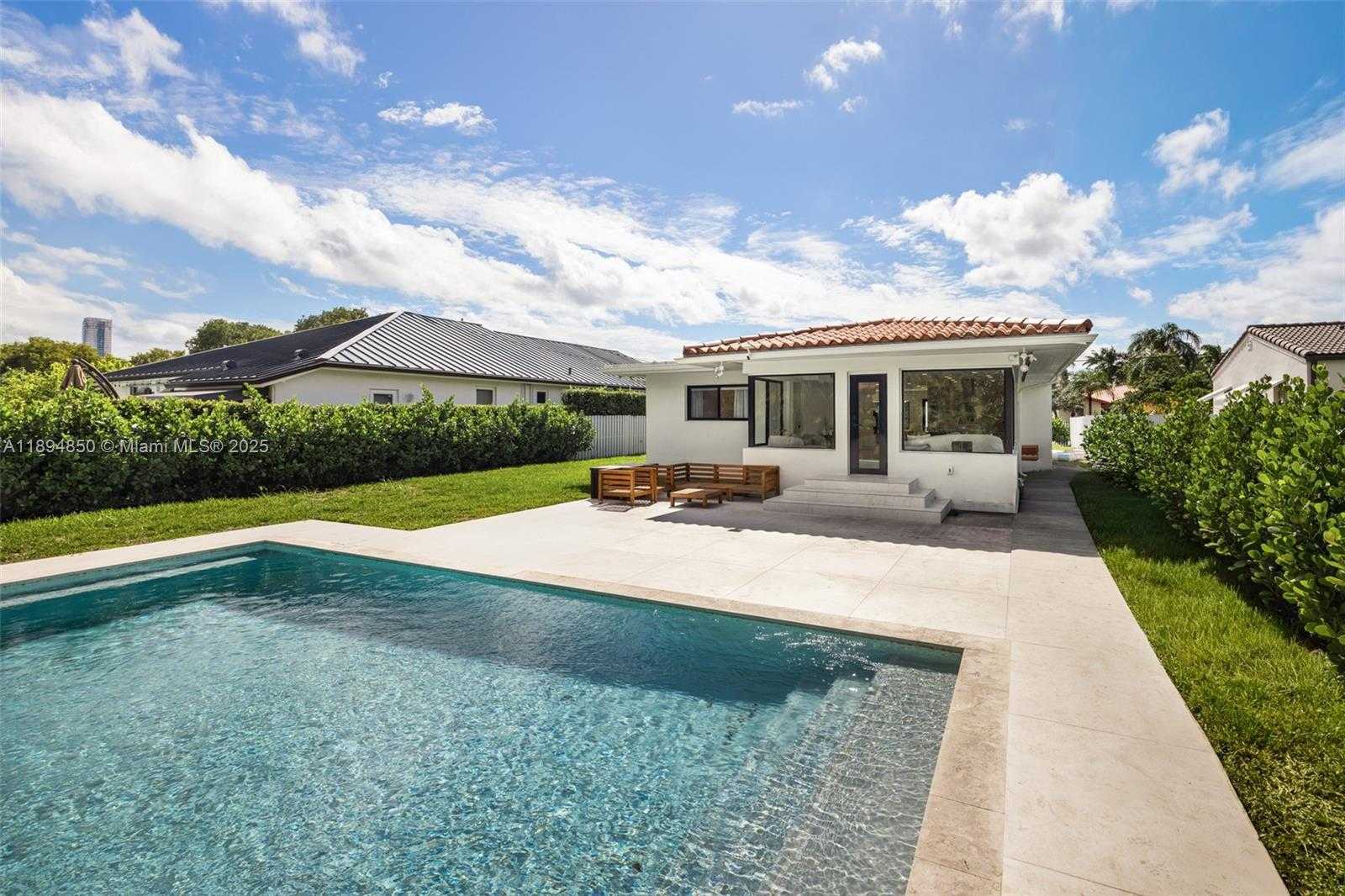 Small Image of 615 SOUTH WEST 21ST RD, Miami Number 1