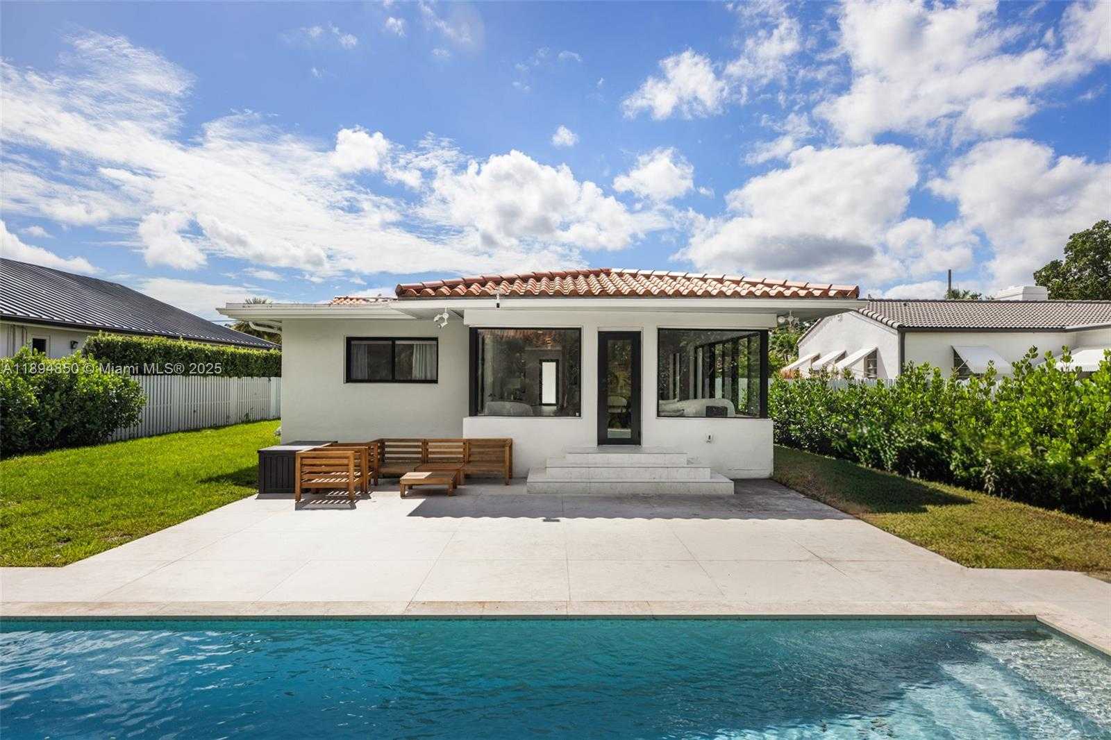 Small Image of 615 SOUTH WEST 21ST RD, Miami Number 11