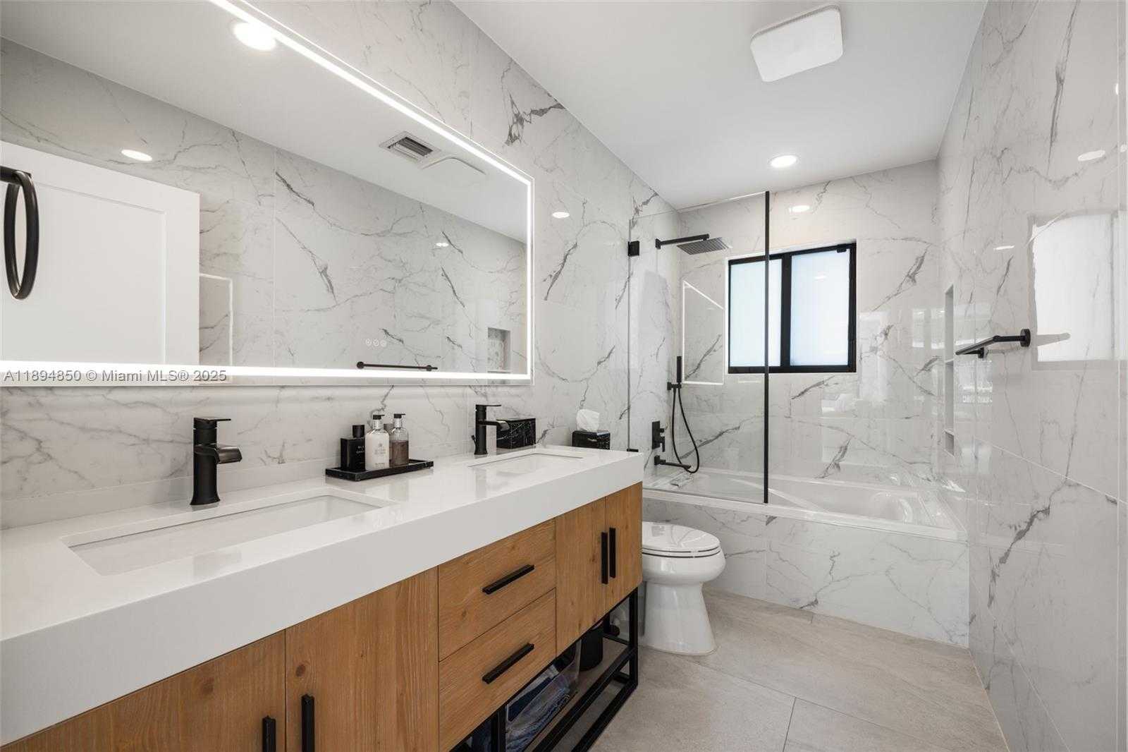 Small Image of 615 SOUTH WEST 21ST RD, Miami Number 17