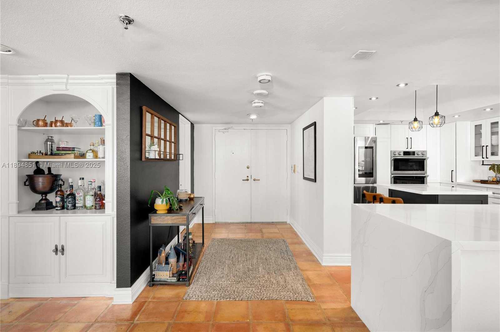 Small Image of 520 BRICKELL KEY DR #APH00, Miami Number 12