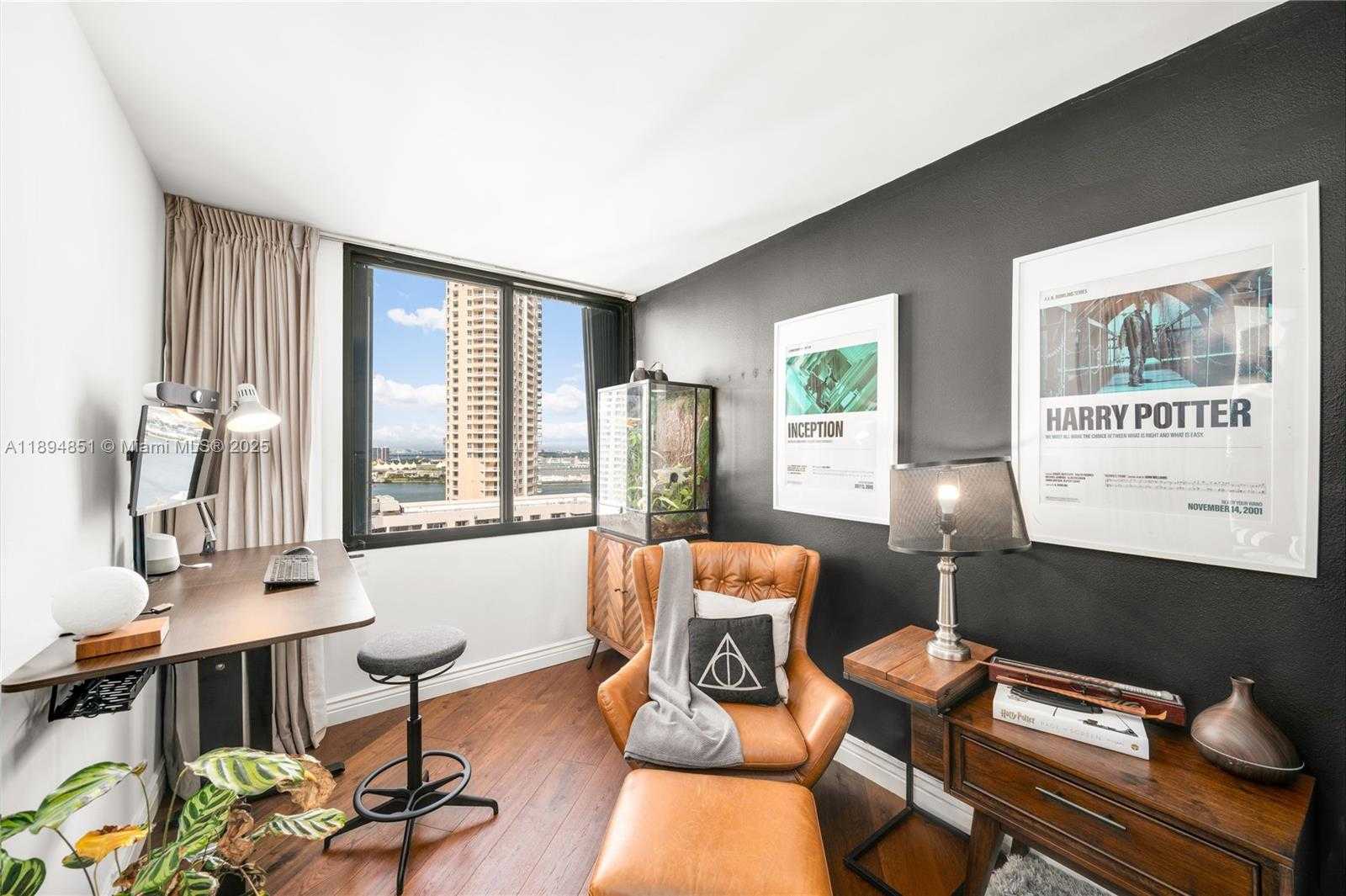 Small Image of 520 BRICKELL KEY DR #APH00, Miami Number 17