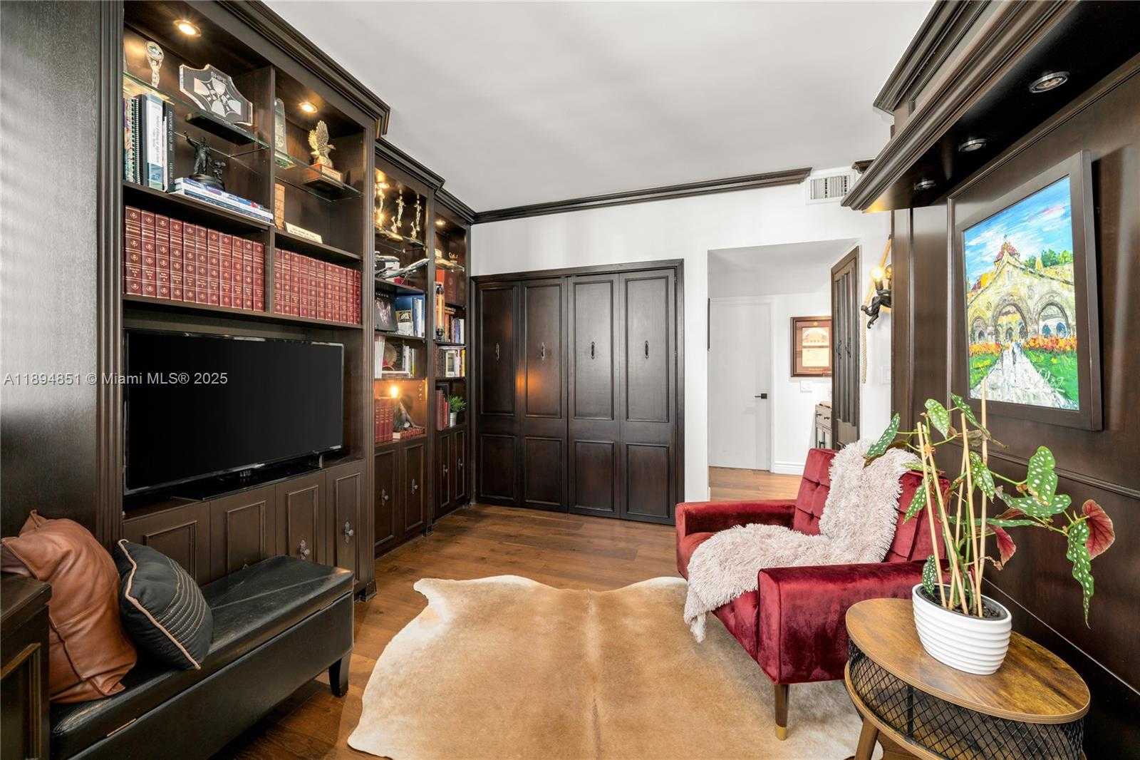 Small Image of 520 BRICKELL KEY DR #APH00, Miami Number 25