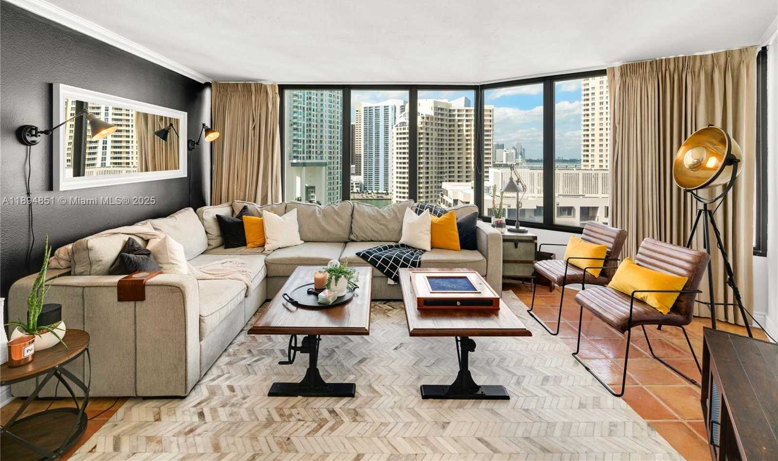 Small Image of 520 BRICKELL KEY DR #APH00, Miami Number 6