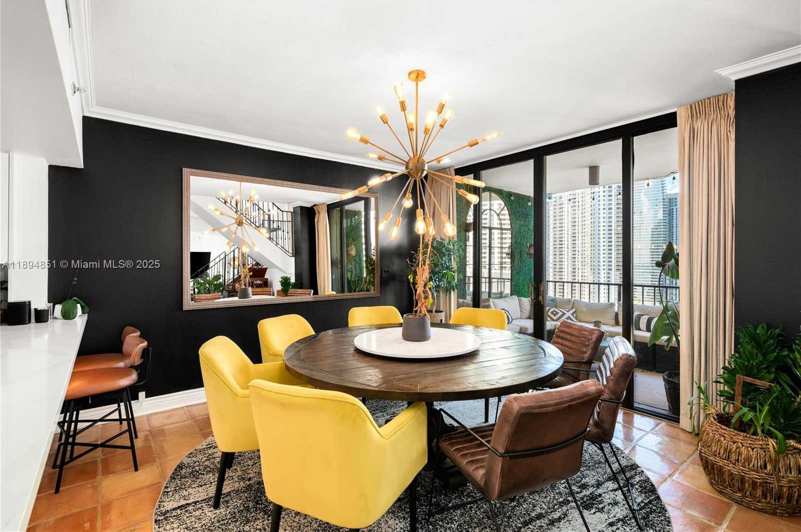 Small Image of 520 BRICKELL KEY DR #APH00, Miami Number 8