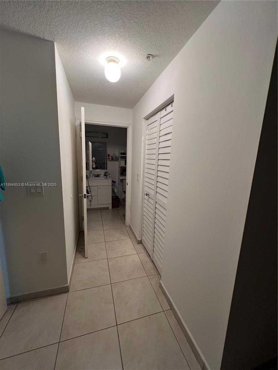 Small Image of Doral Number 11