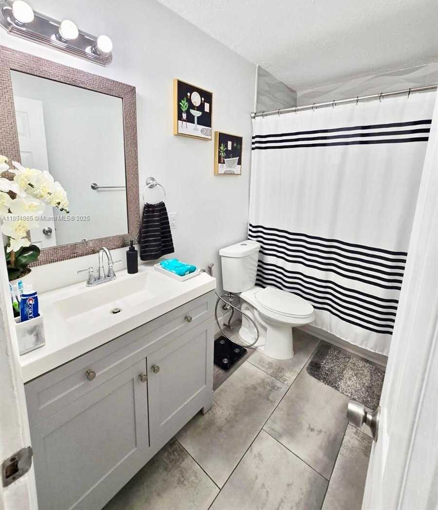 Small Image of 627 EAST 45TH ST #1, Hialeah Number 2