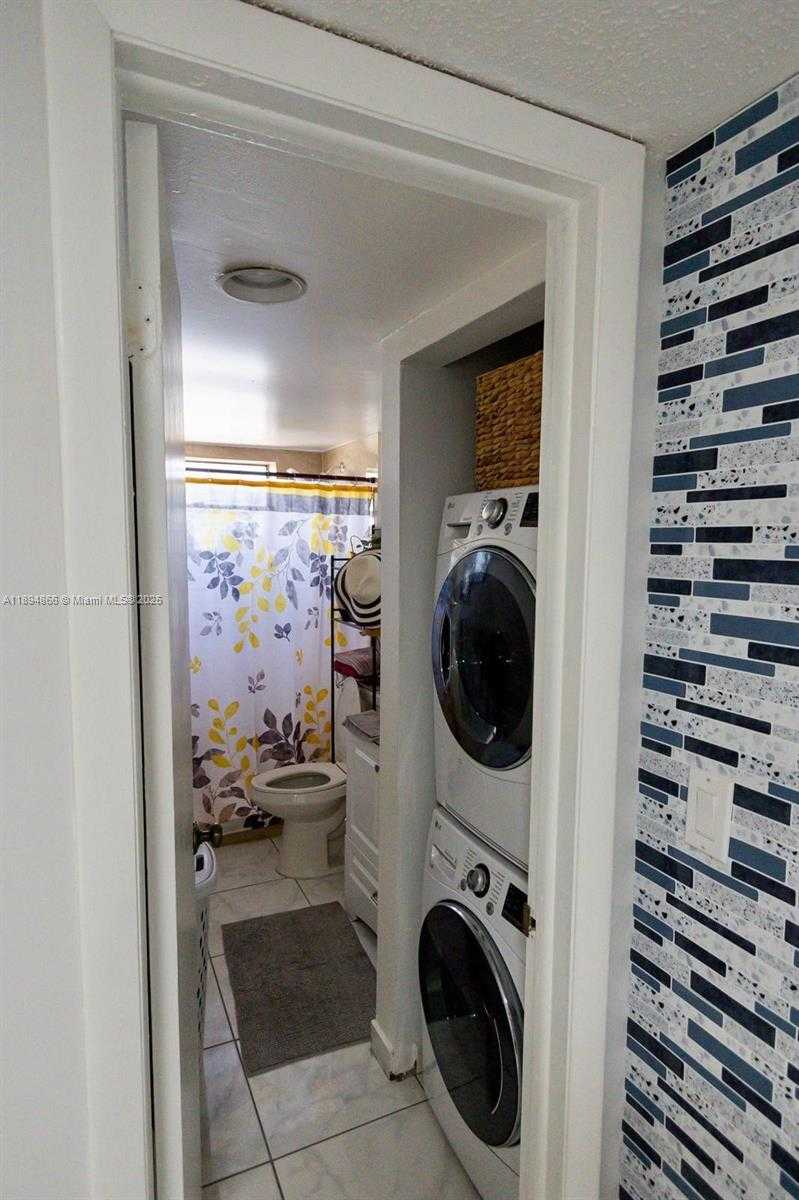 Small Image of 8101 BYRON AVE #508, Miami Beach Number 28