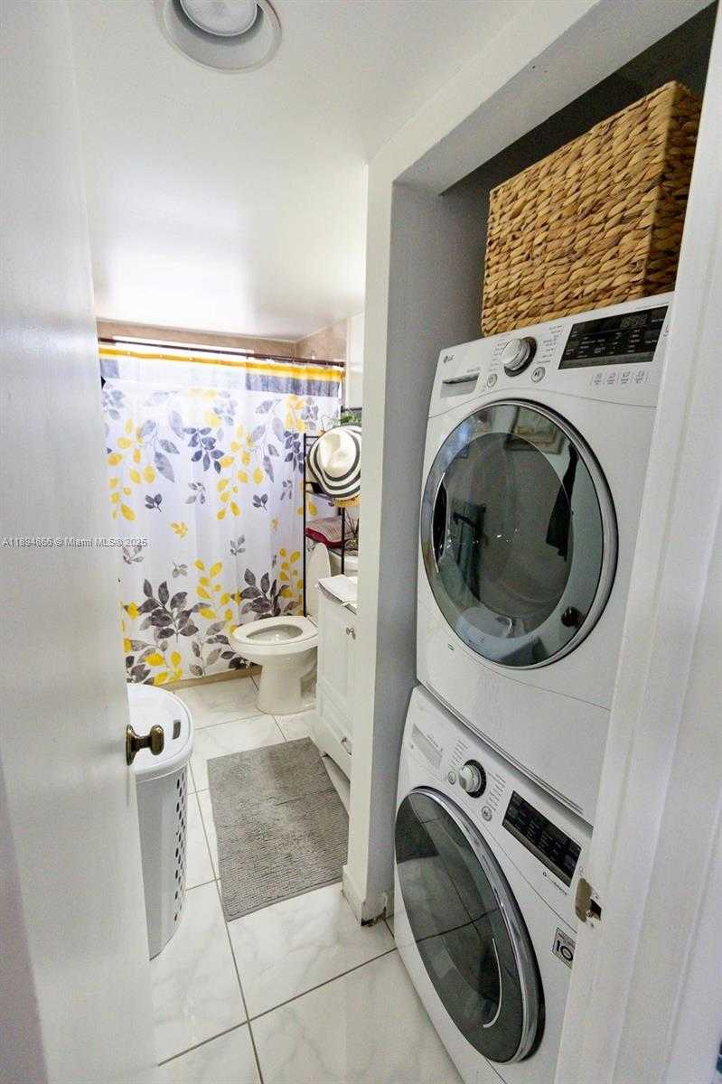 Small Image of 8101 BYRON AVE #508, Miami Beach Number 35