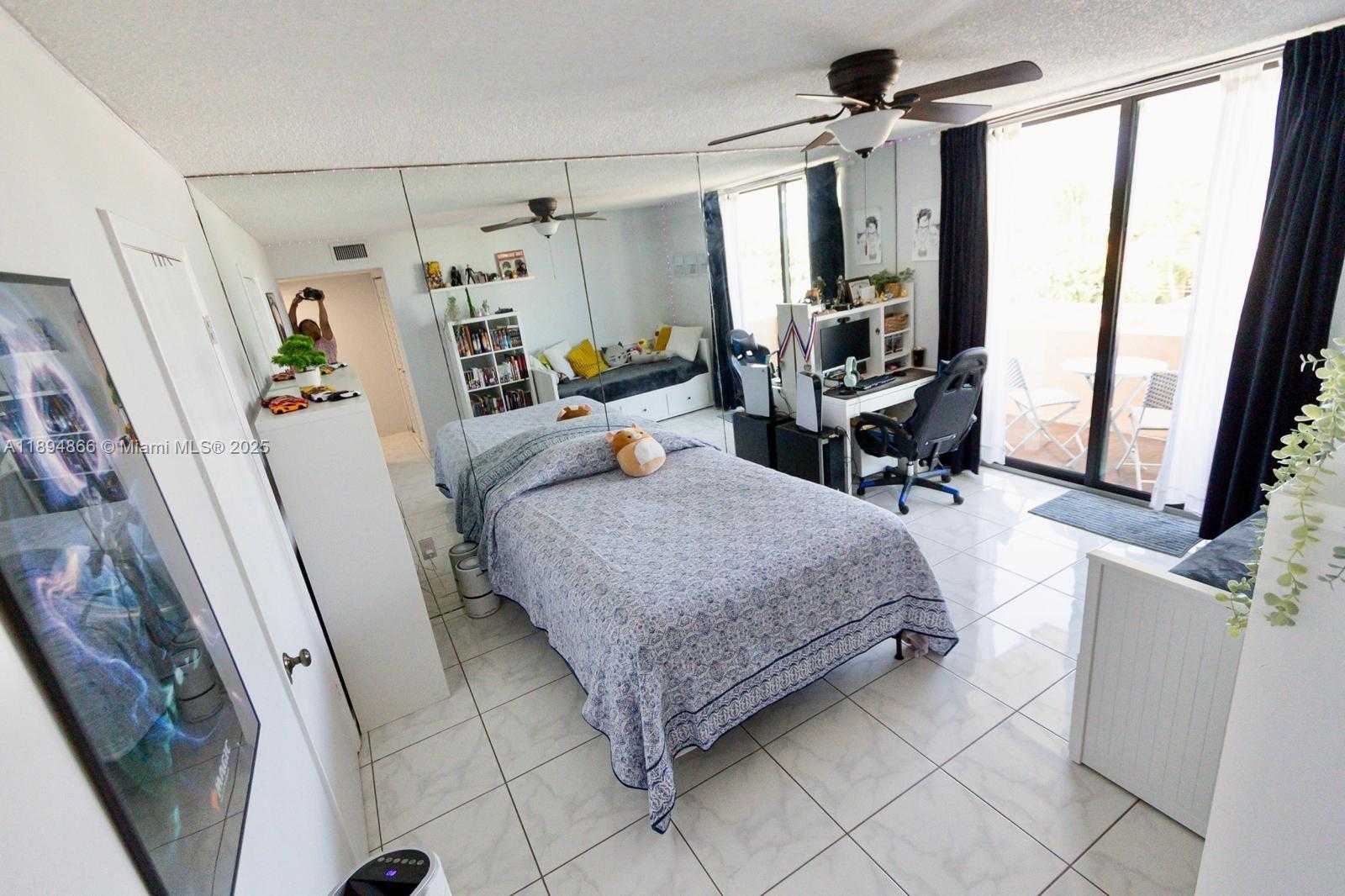 Small Image of 8101 BYRON AVE #508, Miami Beach Number 37
