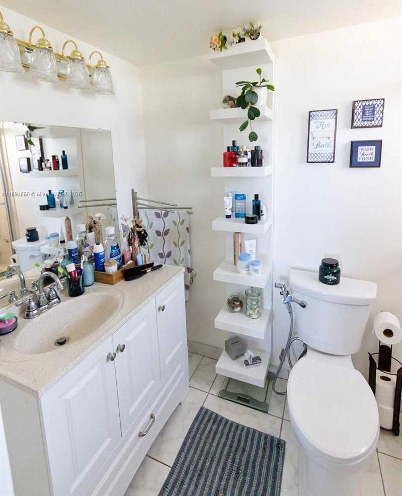 Small Image of 8101 BYRON AVE #508, Miami Beach Number 42