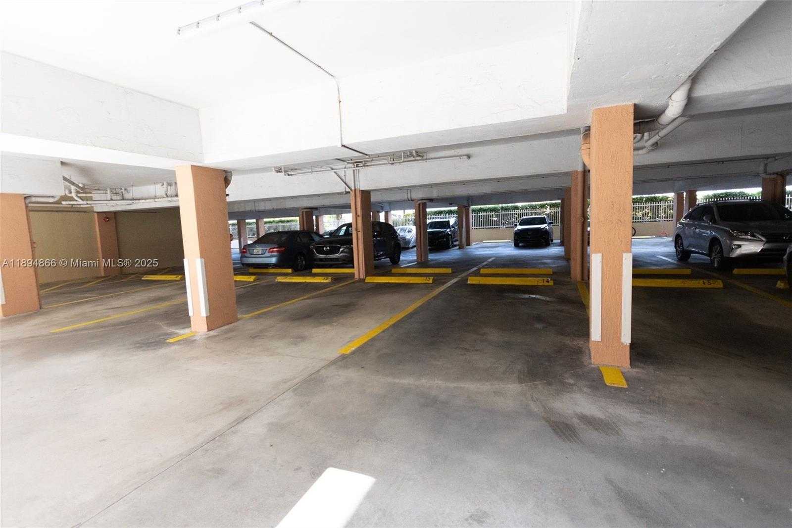 Small Image of 8101 BYRON AVE #508, Miami Beach Number 44