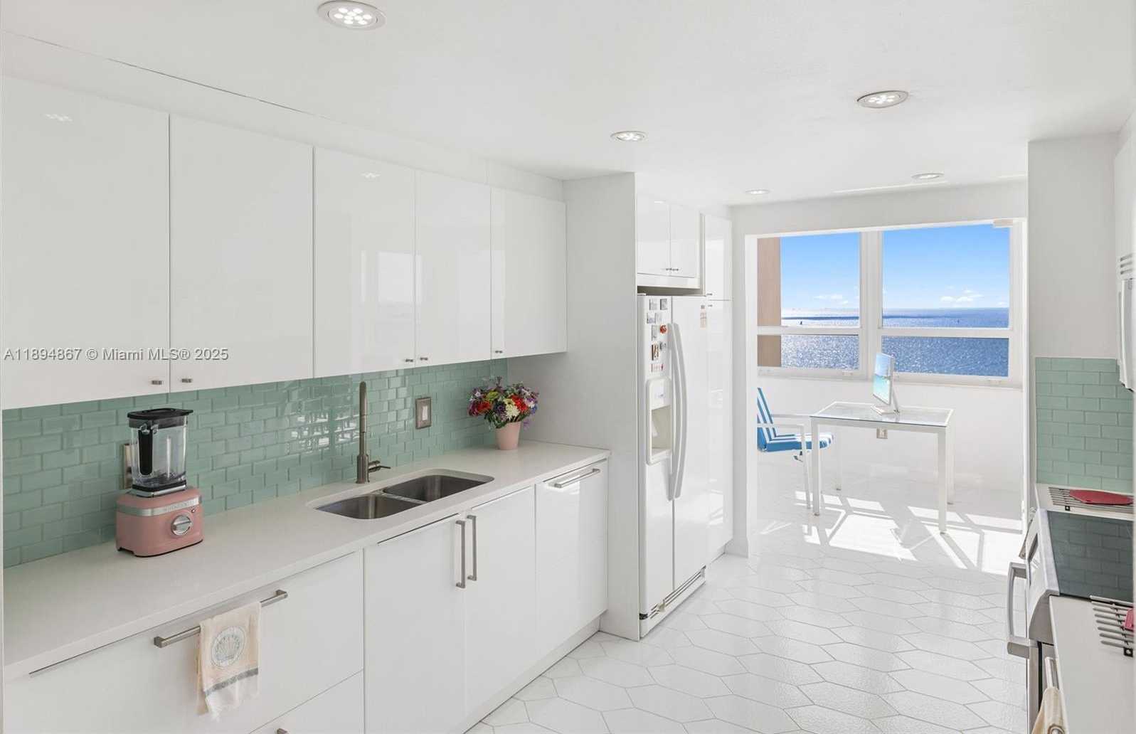 Small Image of 1 GROVE ISLE DR #A1102, Miami Number 15
