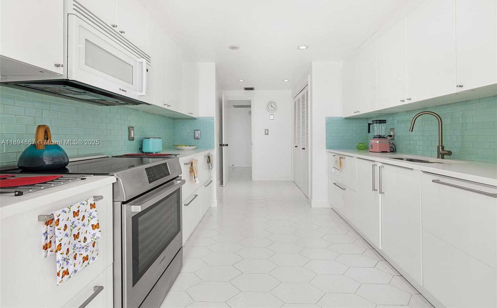 Small Image of 1 GROVE ISLE DR #A1102, Miami Number 5