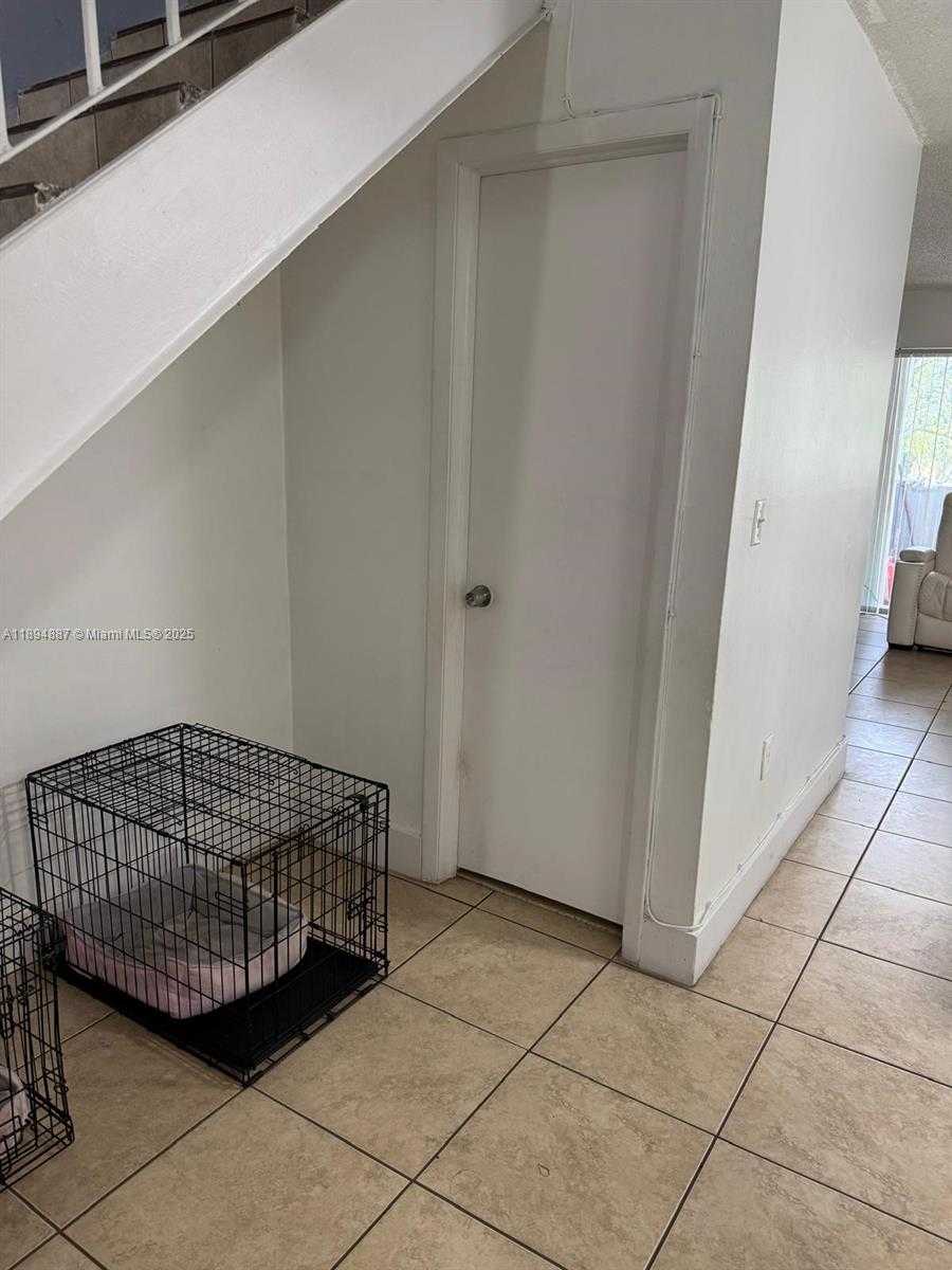 Small Image of 9351 FONTAINEBLEAU BLVD #B220, Miami Number 10