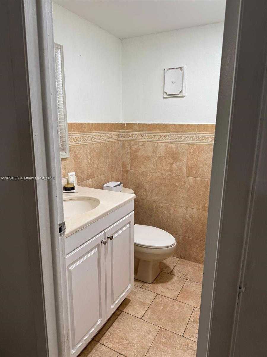 Small Image of 9351 FONTAINEBLEAU BLVD #B220, Miami Number 11