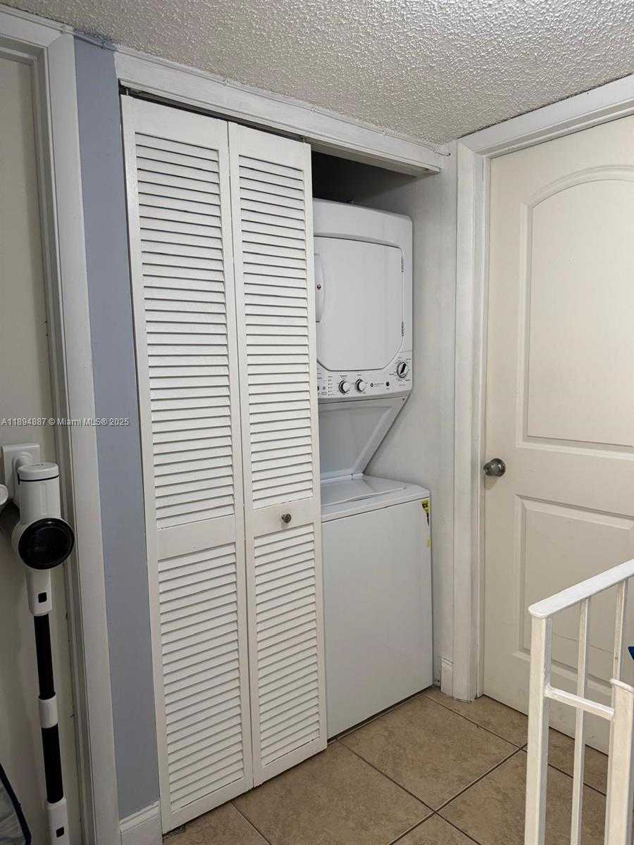 Small Image of 9351 FONTAINEBLEAU BLVD #B220, Miami Number 13