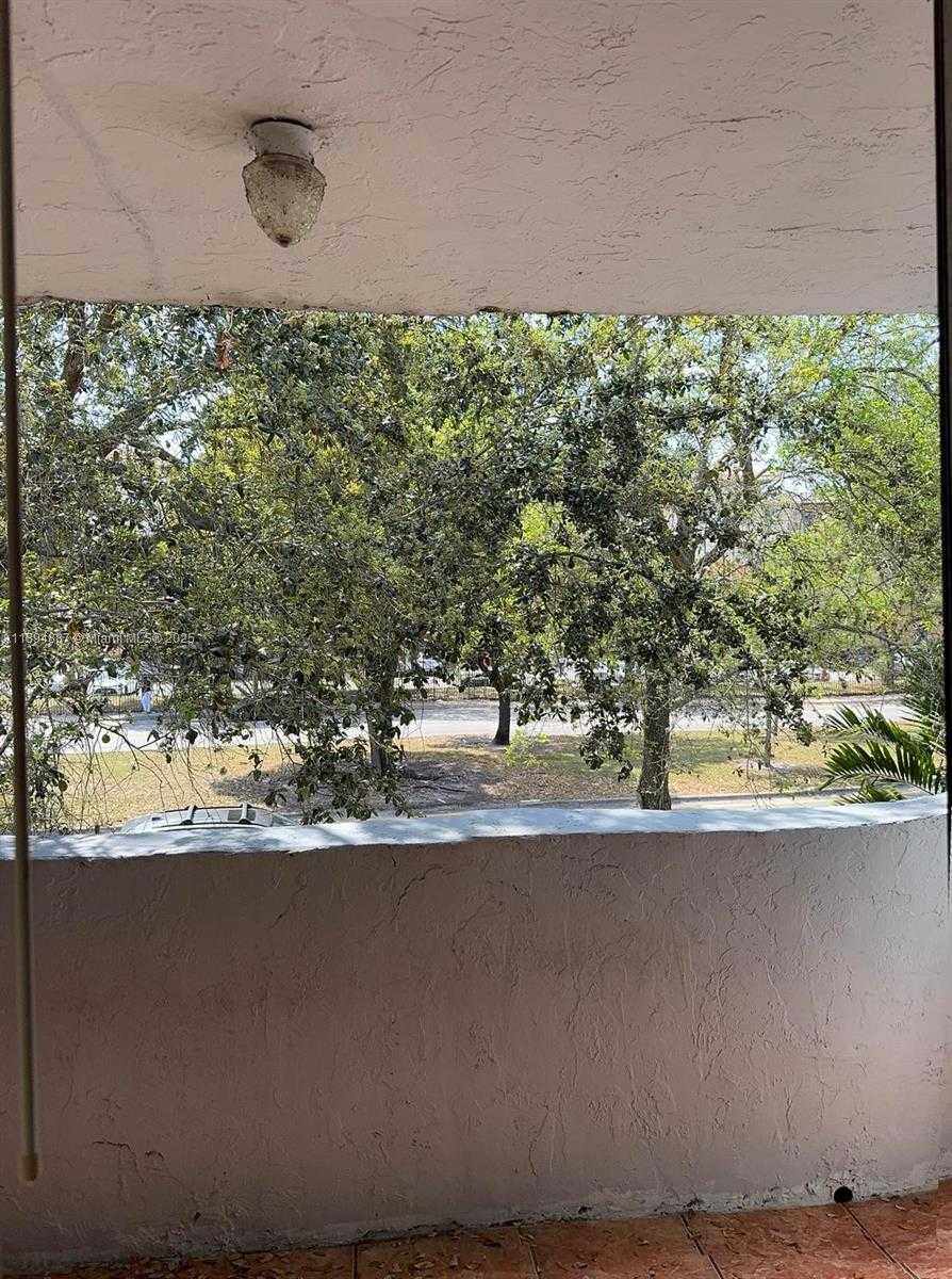 Small Image of 9351 FONTAINEBLEAU BLVD #B220, Miami Number 3