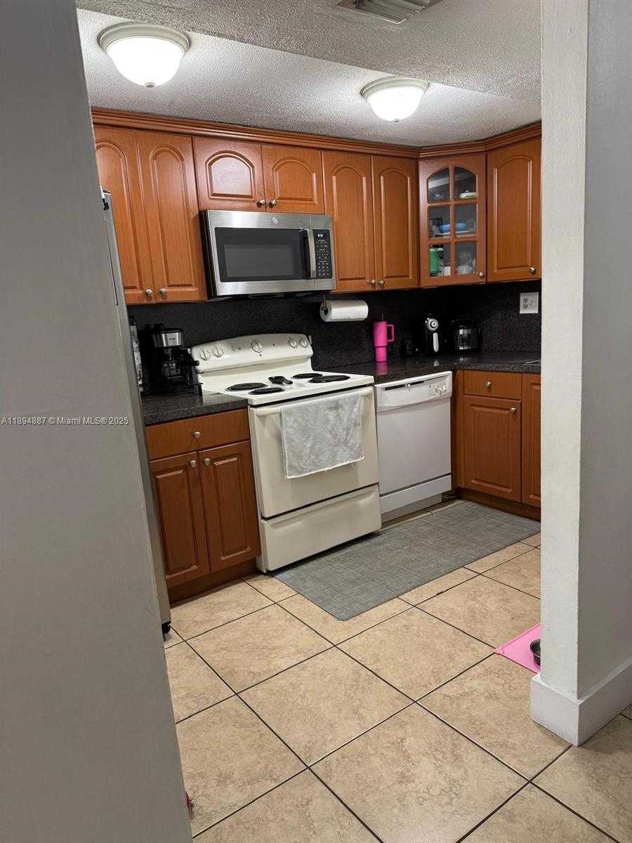 Small Image of 9351 FONTAINEBLEAU BLVD #B220, Miami Number 9