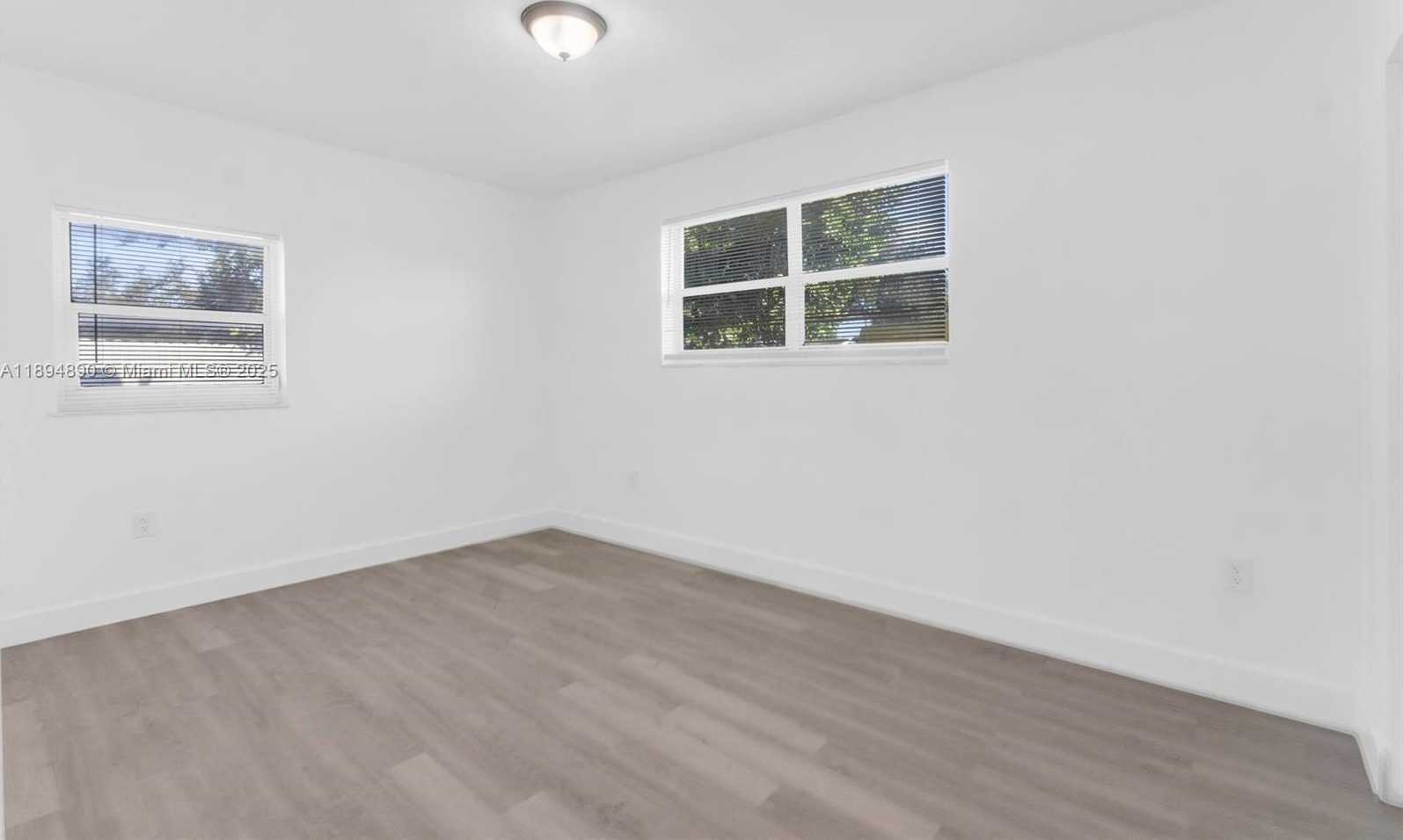 Small Image of 3051 NORTH WEST 77TH ST, Miami Number 12