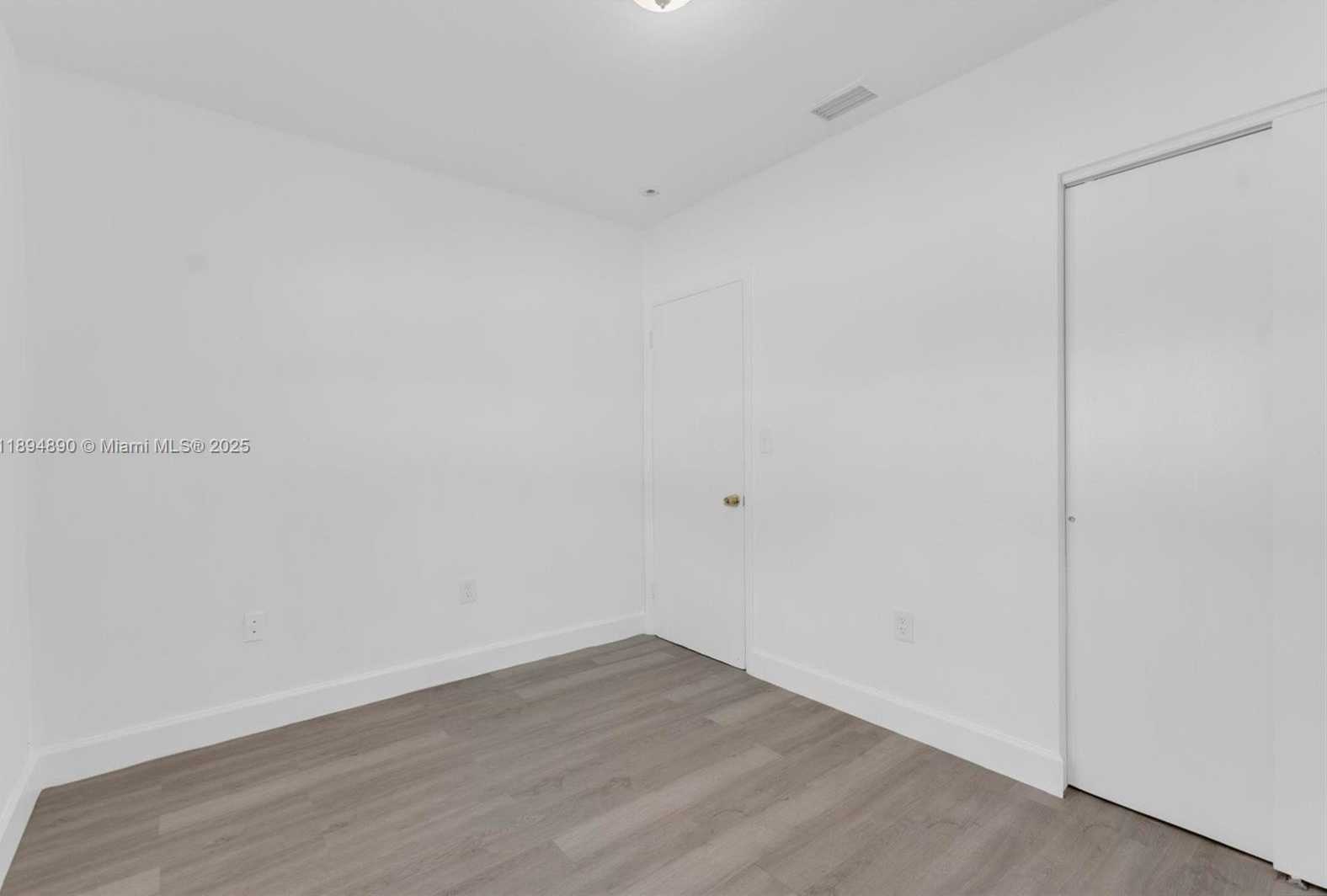 Small Image of 3051 NORTH WEST 77TH ST, Miami Number 13