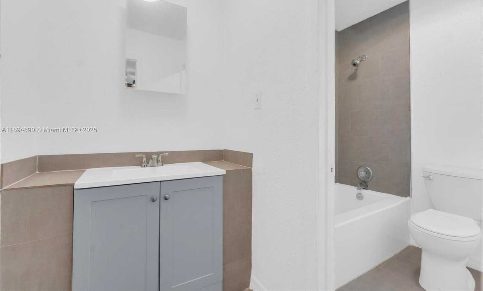 Small Image of 3051 NORTH WEST 77TH ST, Miami Number 19