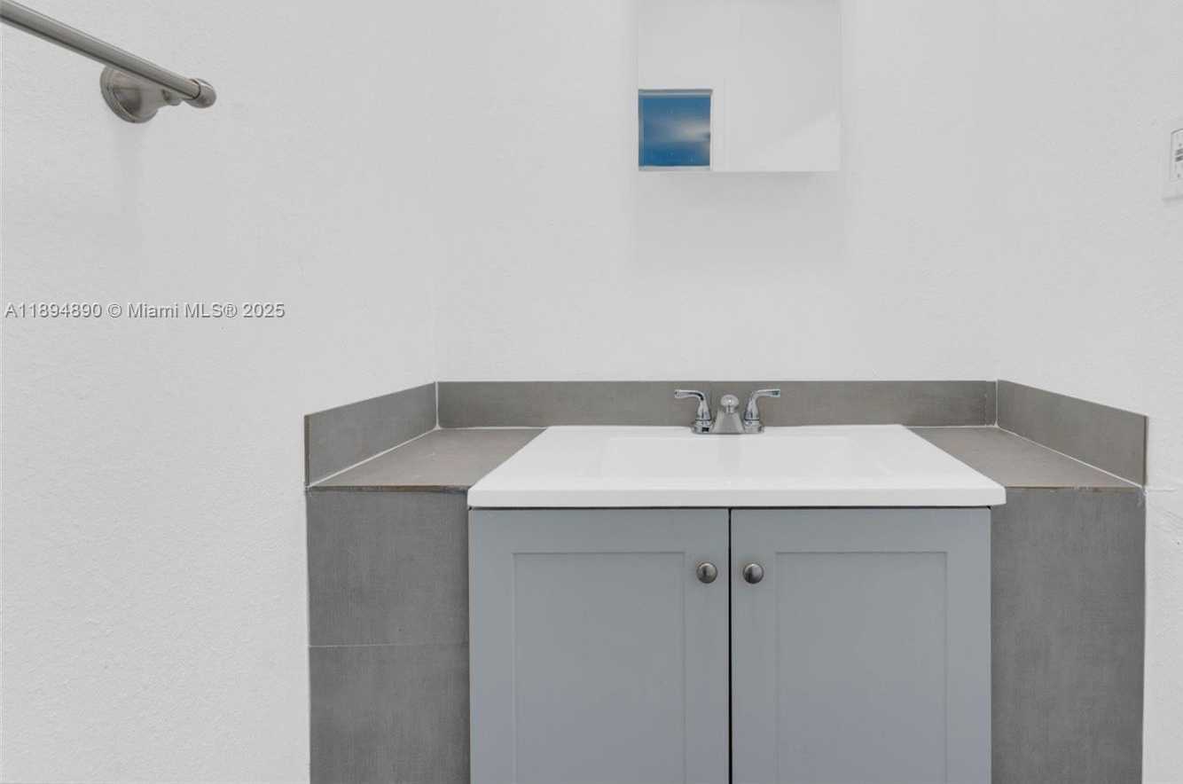Small Image of 3051 NORTH WEST 77TH ST, Miami Number 21