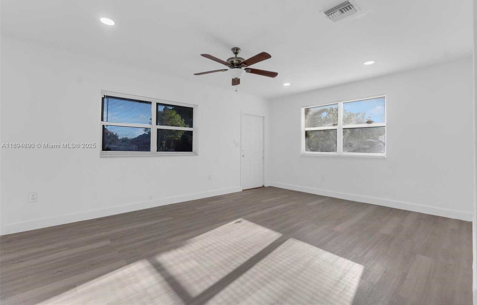 Small Image of 3051 NORTH WEST 77TH ST, Miami Number 22