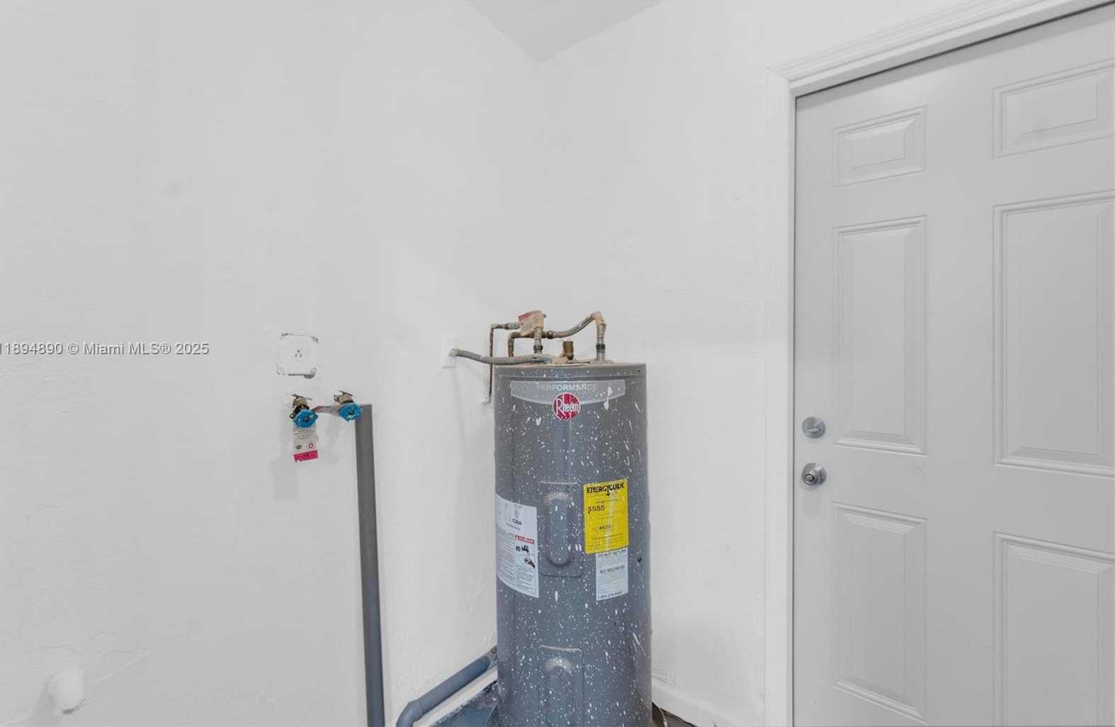 Small Image of 3051 NORTH WEST 77TH ST, Miami Number 24
