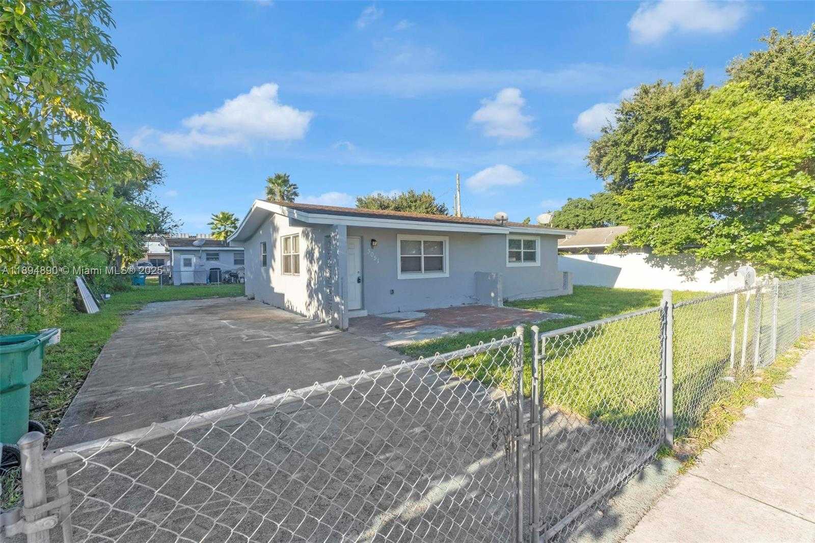 Small Image of 3051 NORTH WEST 77TH ST, Miami Number 26