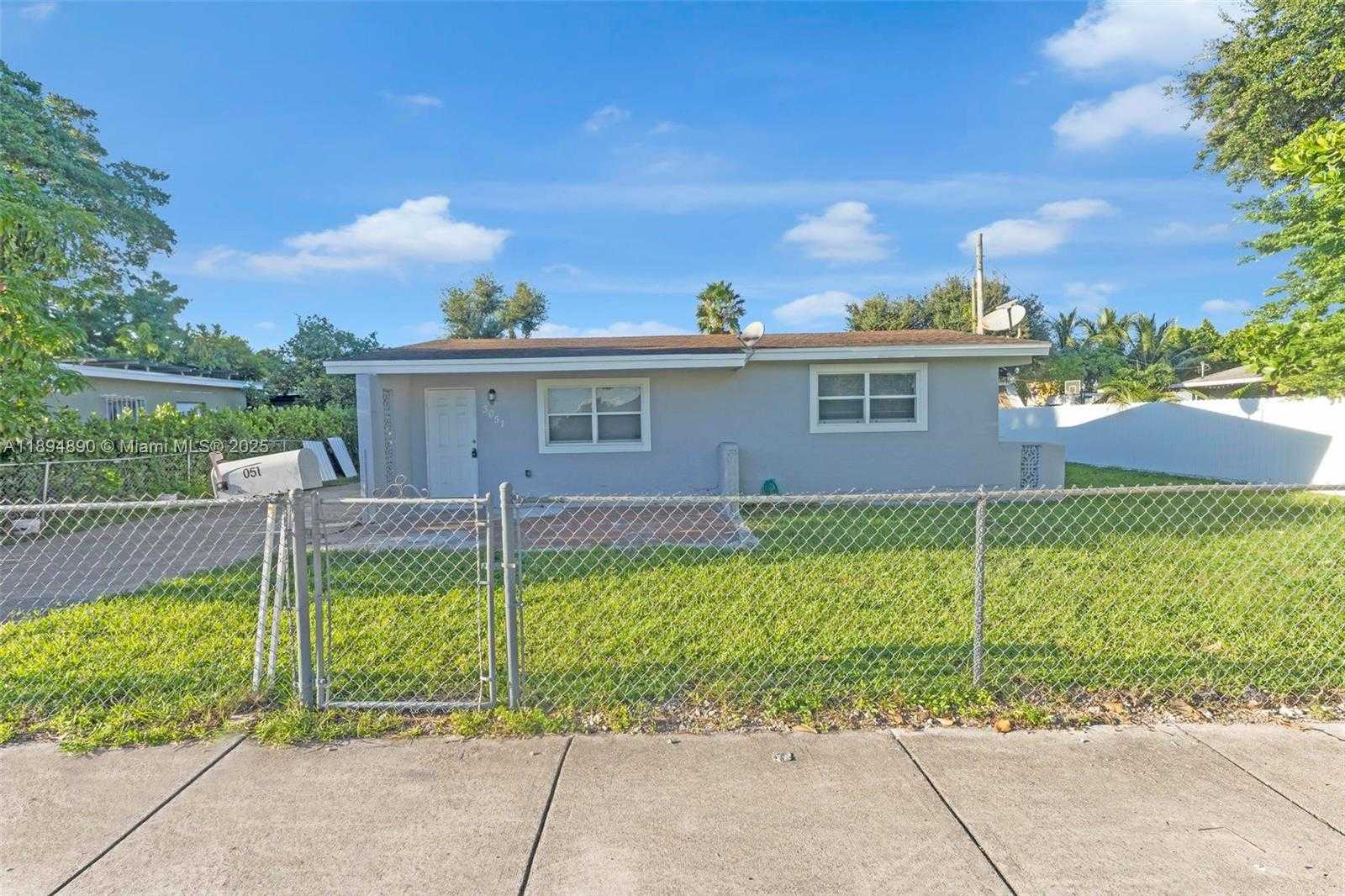 Small Image of 3051 NORTH WEST 77TH ST, Miami Number 29
