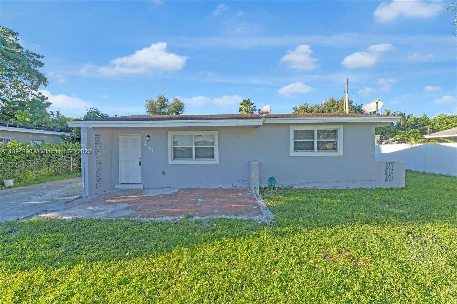 Small Image of 3051 NORTH WEST 77TH ST, Miami Number 30