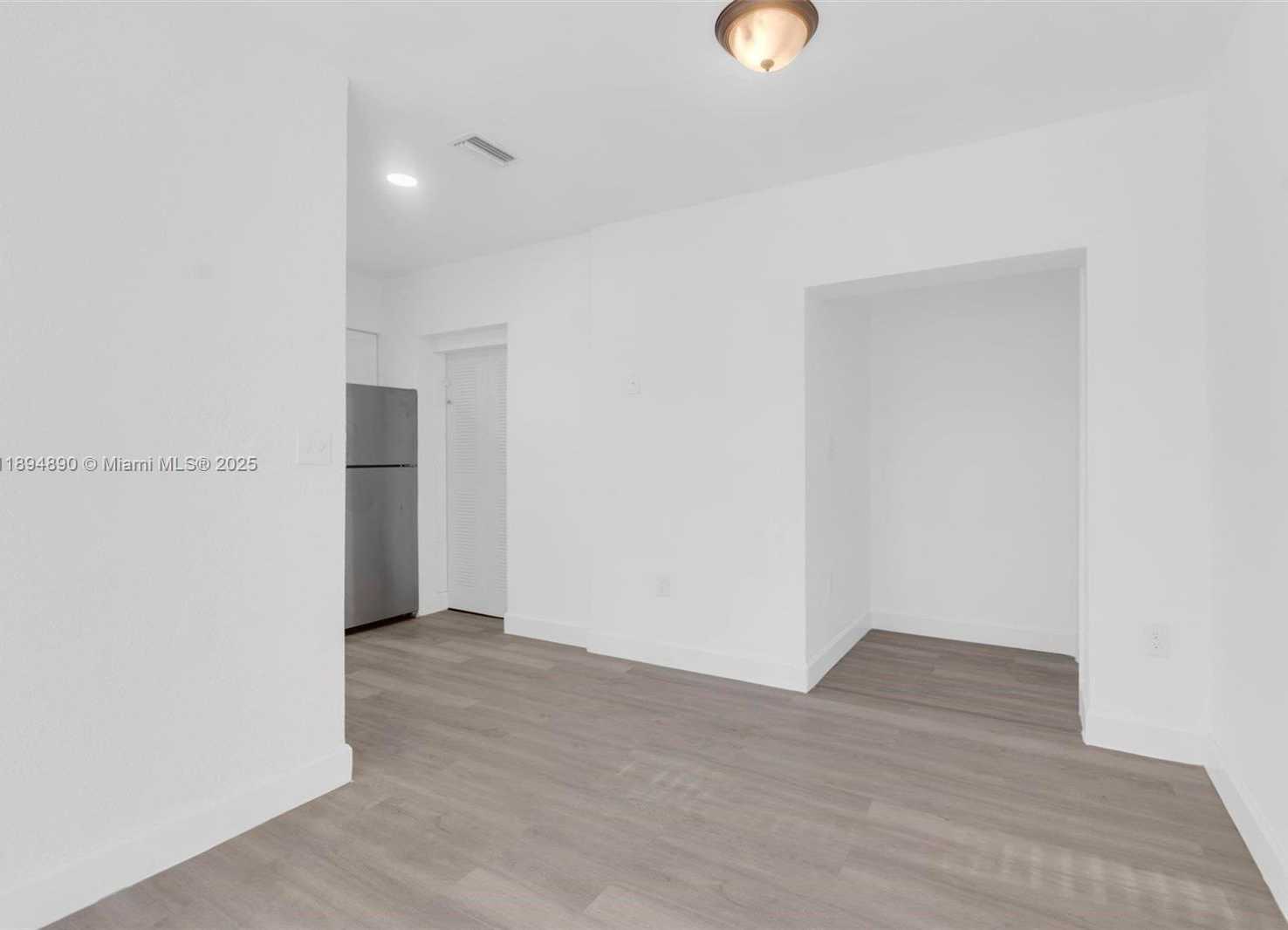 Small Image of 3051 NORTH WEST 77TH ST, Miami Number 6