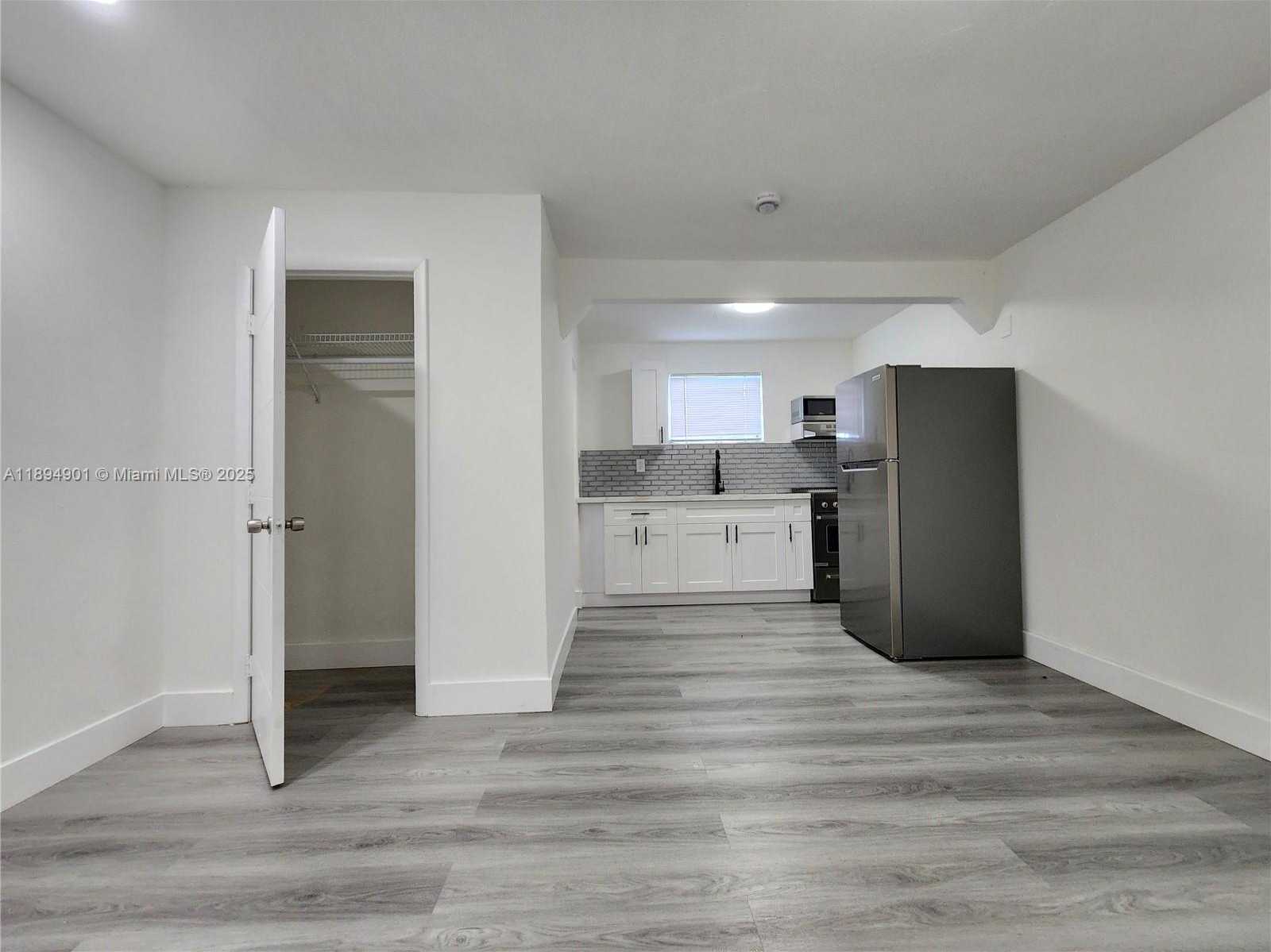 Small Image of 5934 BUCHANAN ST #2-4, Hollywood Number 10