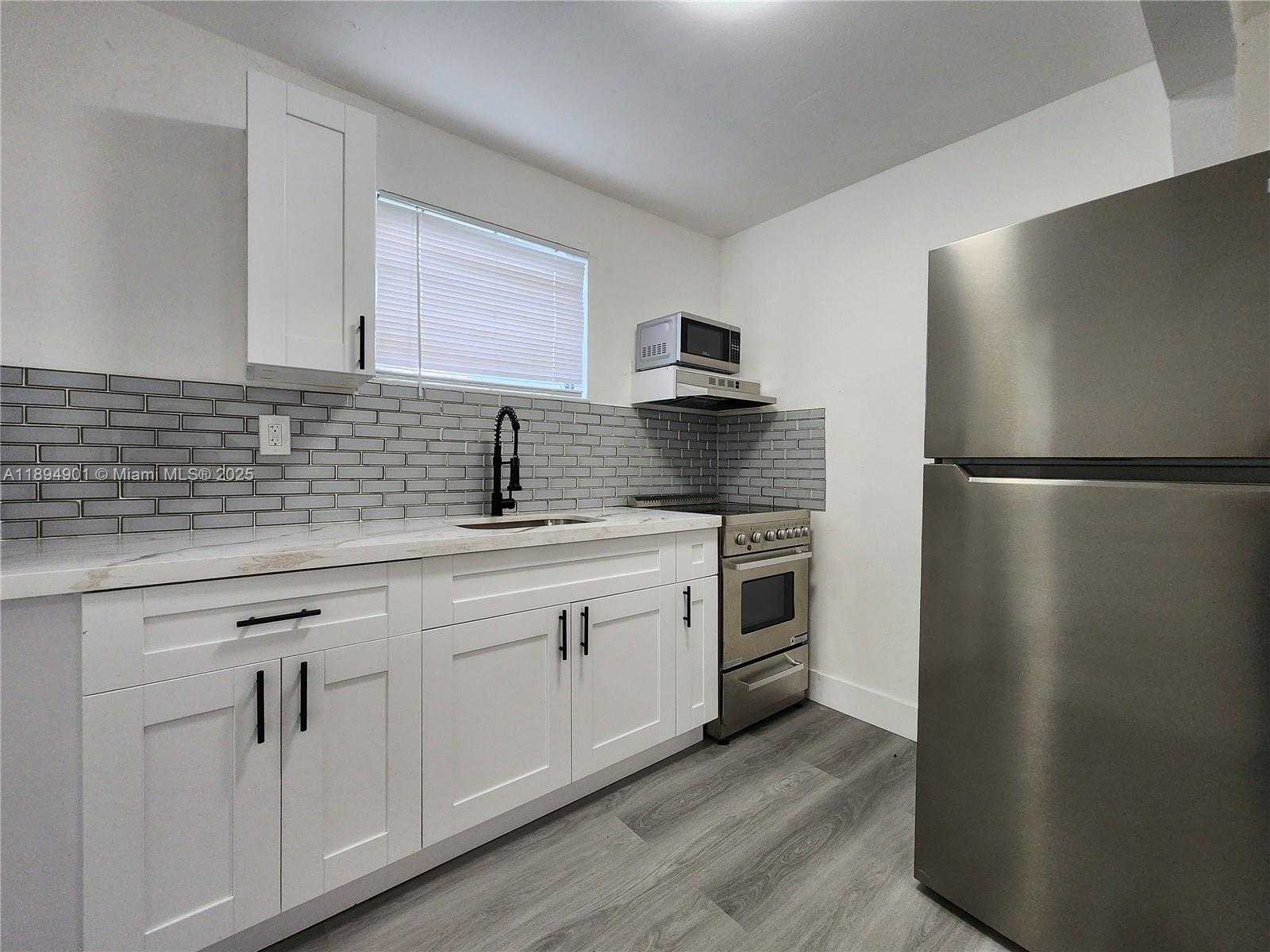 Small Image of 5934 BUCHANAN ST #2-4, Hollywood Number 11