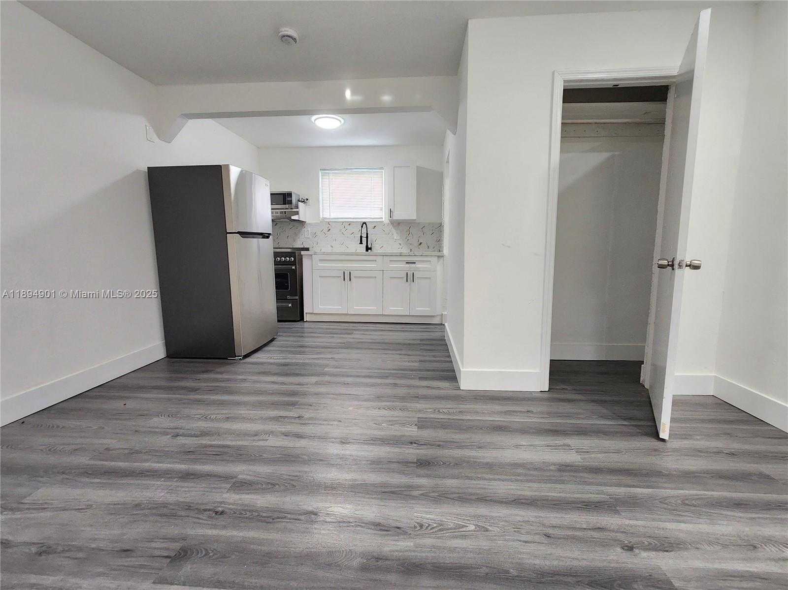 Small Image of 5934 BUCHANAN ST #2-4, Hollywood Number 19