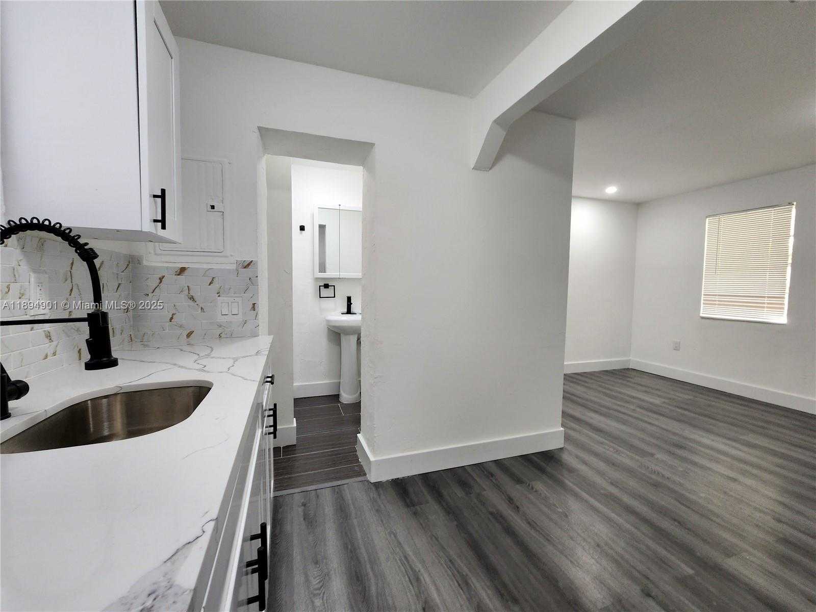 Small Image of 5934 BUCHANAN ST #2-4, Hollywood Number 21