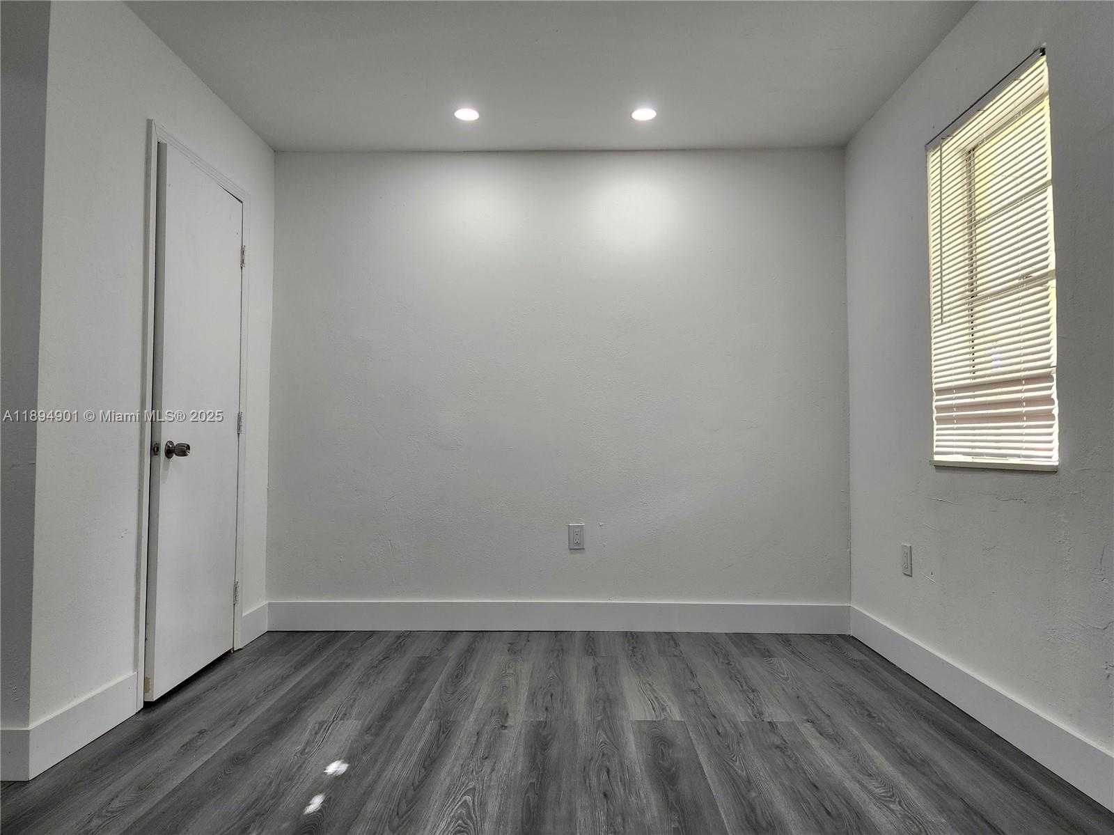 Small Image of 5934 BUCHANAN ST #2-4, Hollywood Number 26