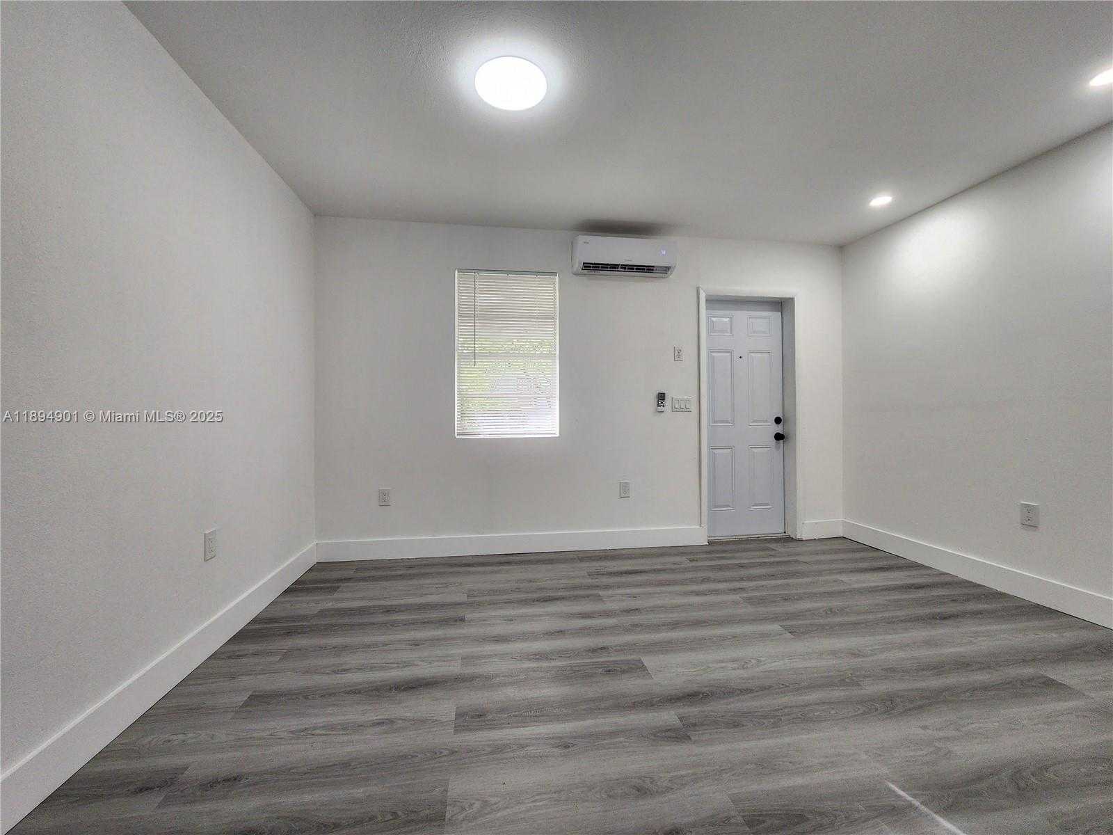 Small Image of 5934 BUCHANAN ST #2-4, Hollywood Number 32