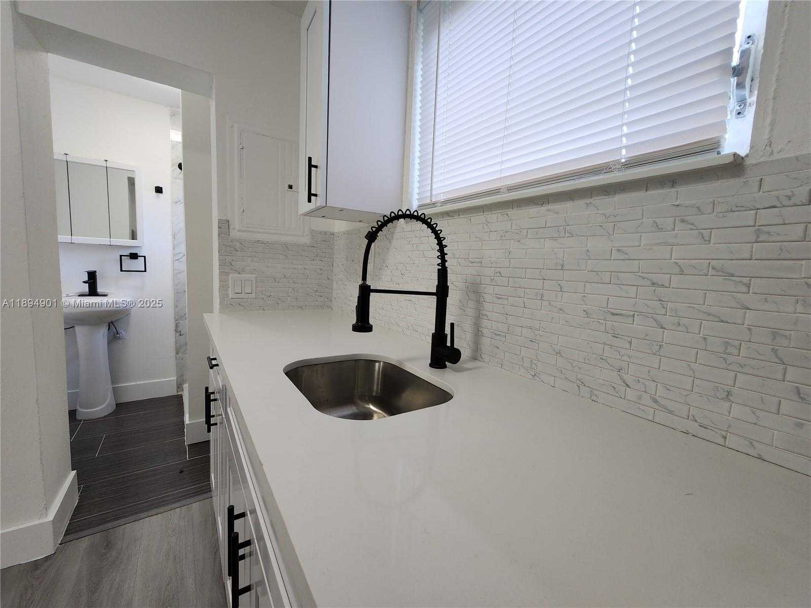 Small Image of 5934 BUCHANAN ST #2-4, Hollywood Number 35