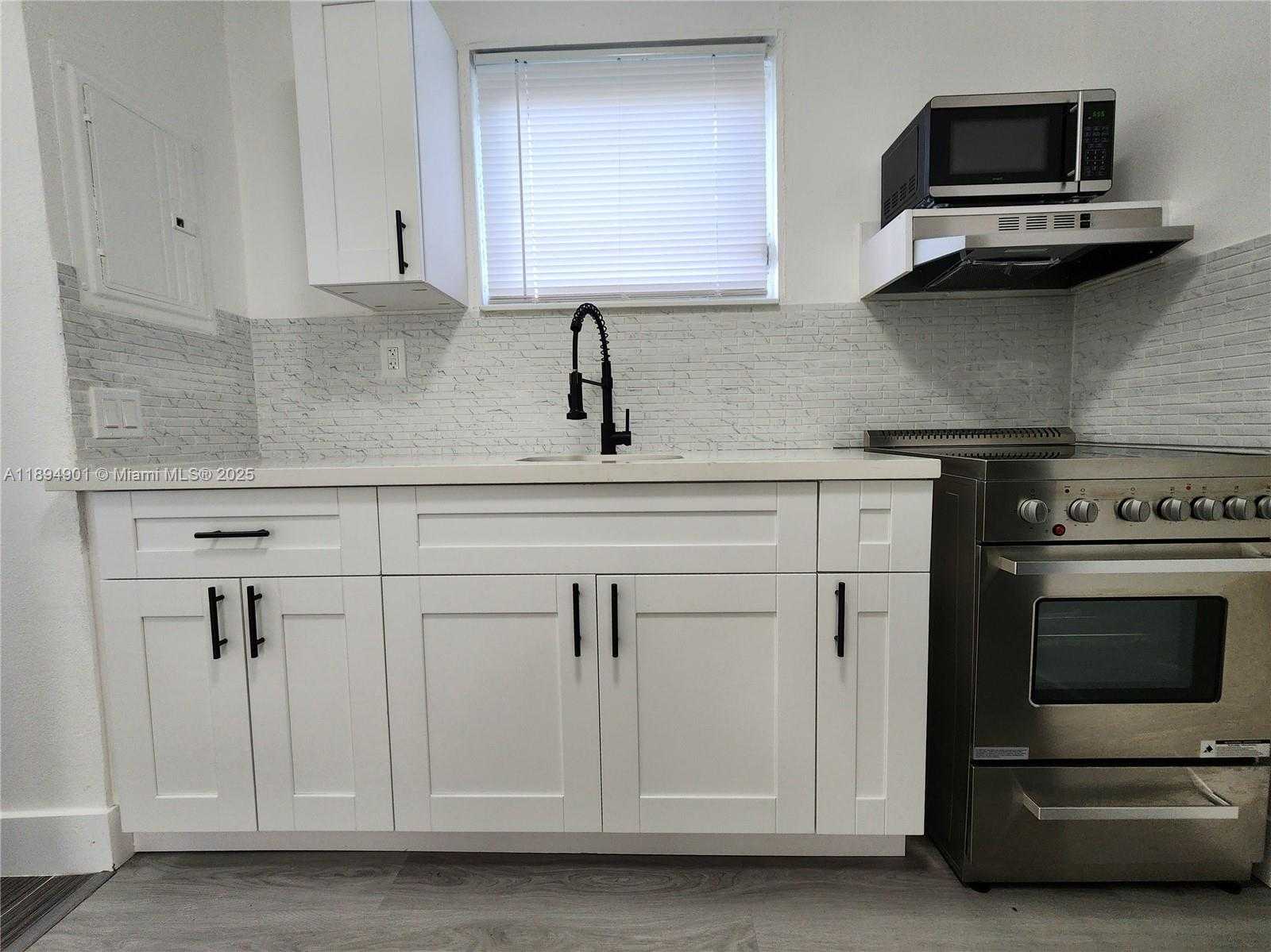 Small Image of 5934 BUCHANAN ST #2-4, Hollywood Number 37