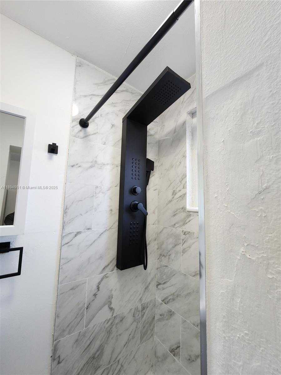 Small Image of 5934 BUCHANAN ST #2-4, Hollywood Number 40