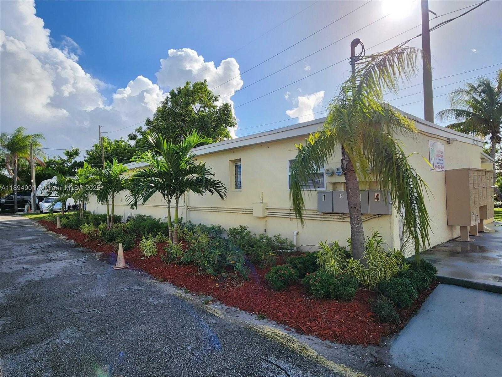 Small Image of 5934 BUCHANAN ST #2-4, Hollywood Number 5