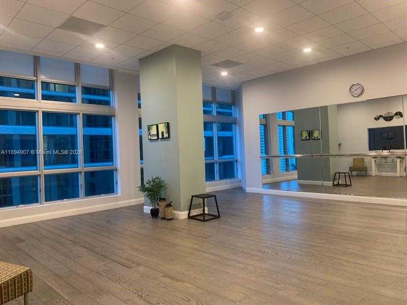 Small Image of 300 SOUTH BISCAYNE BLVD #T-1908, Miami Number 13