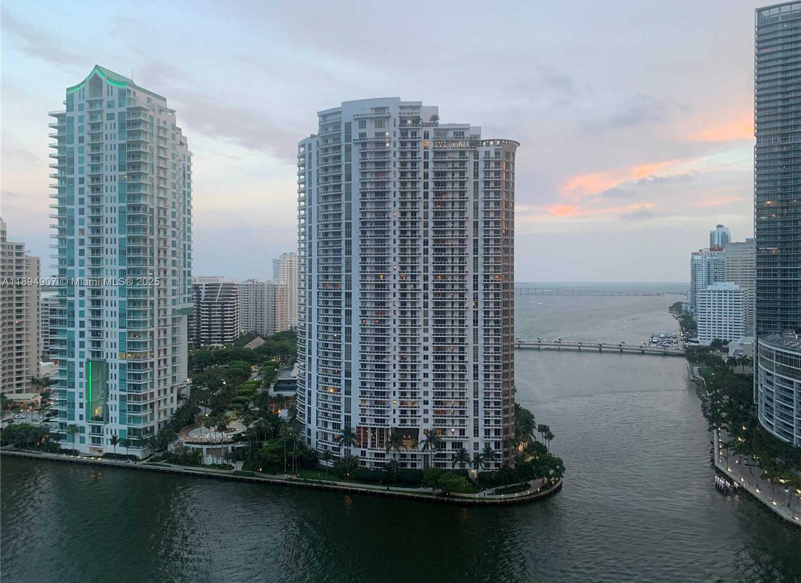 Small Image of 300 SOUTH BISCAYNE BLVD #T-1908, Miami Number 6
