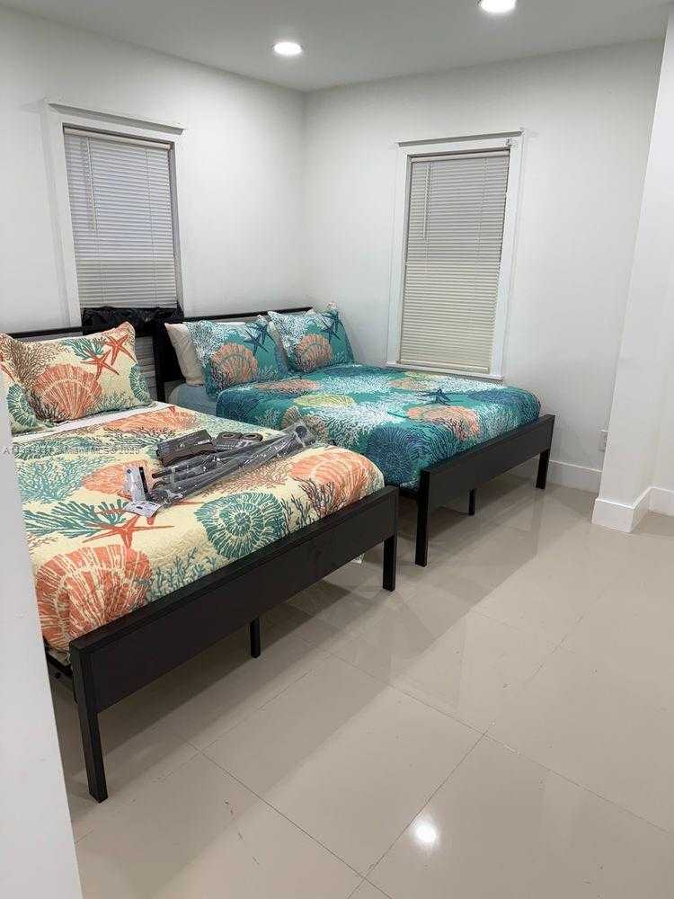 Small Image of 619 36TH ST, West Palm Beach Number 7