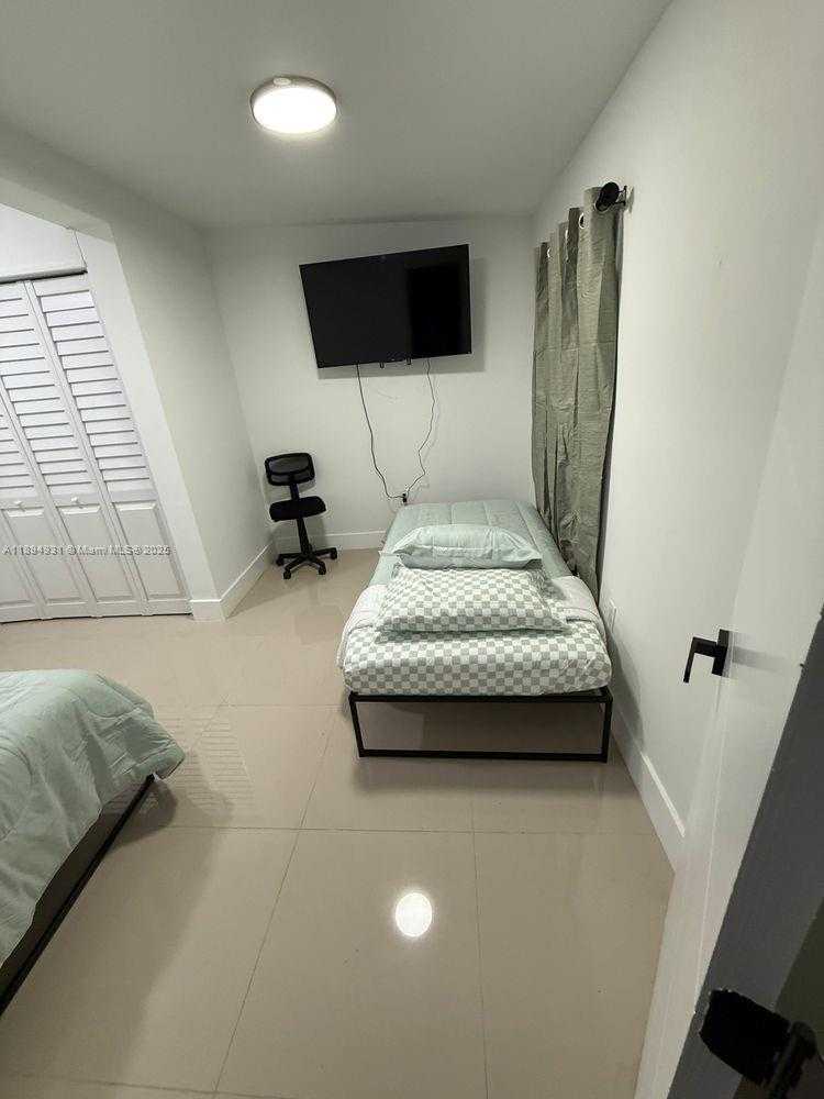 Small Image of 619 36TH ST, West Palm Beach Number 8