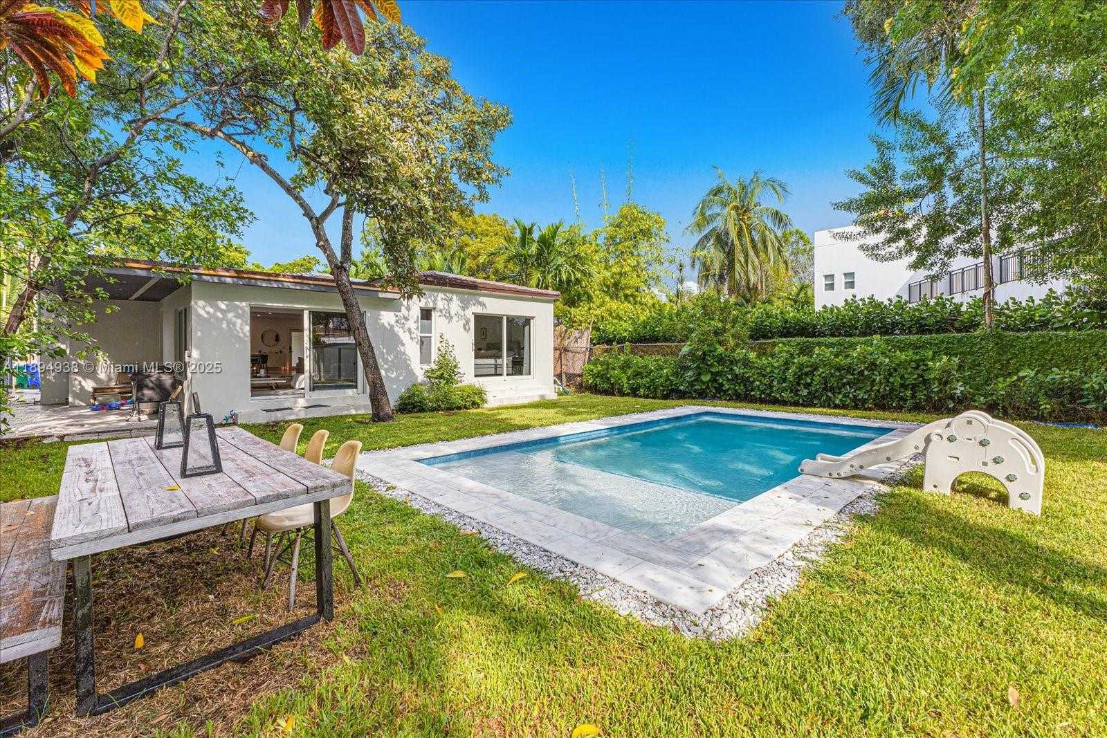 Small Image of 228 SOUTH WEST 25TH RD #., Miami Number 31