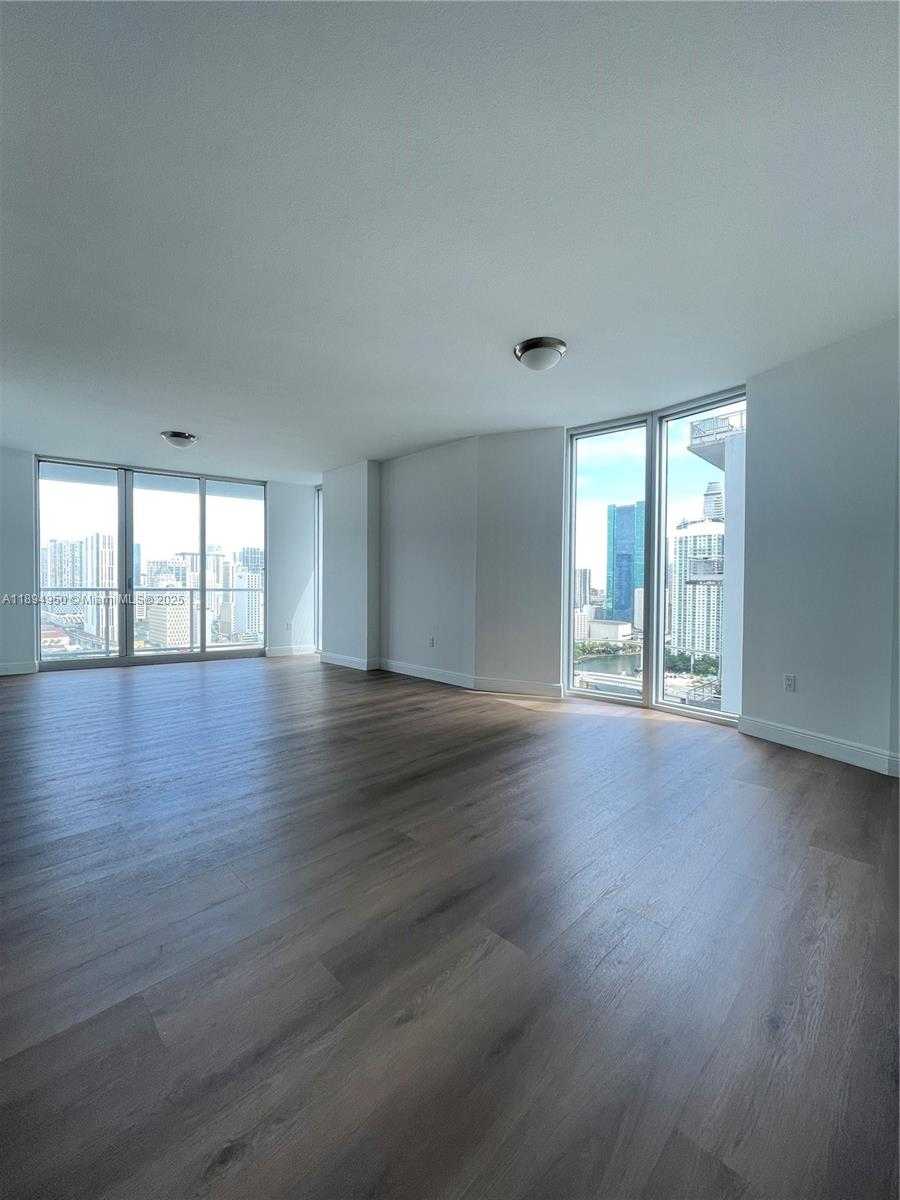 Small Image of 185 NW 7th St, Miami, FL 33136, USA Number 10